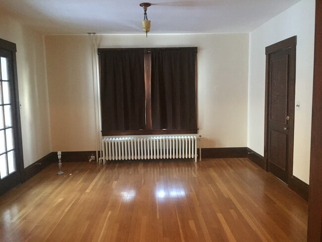 Building Photo - 68 Ascutney St