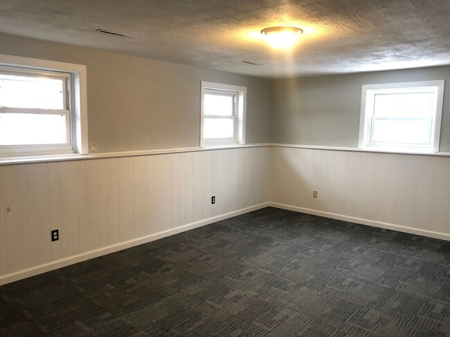 Building Photo - Remodeled 4 Bedroom House! MUST SEE!