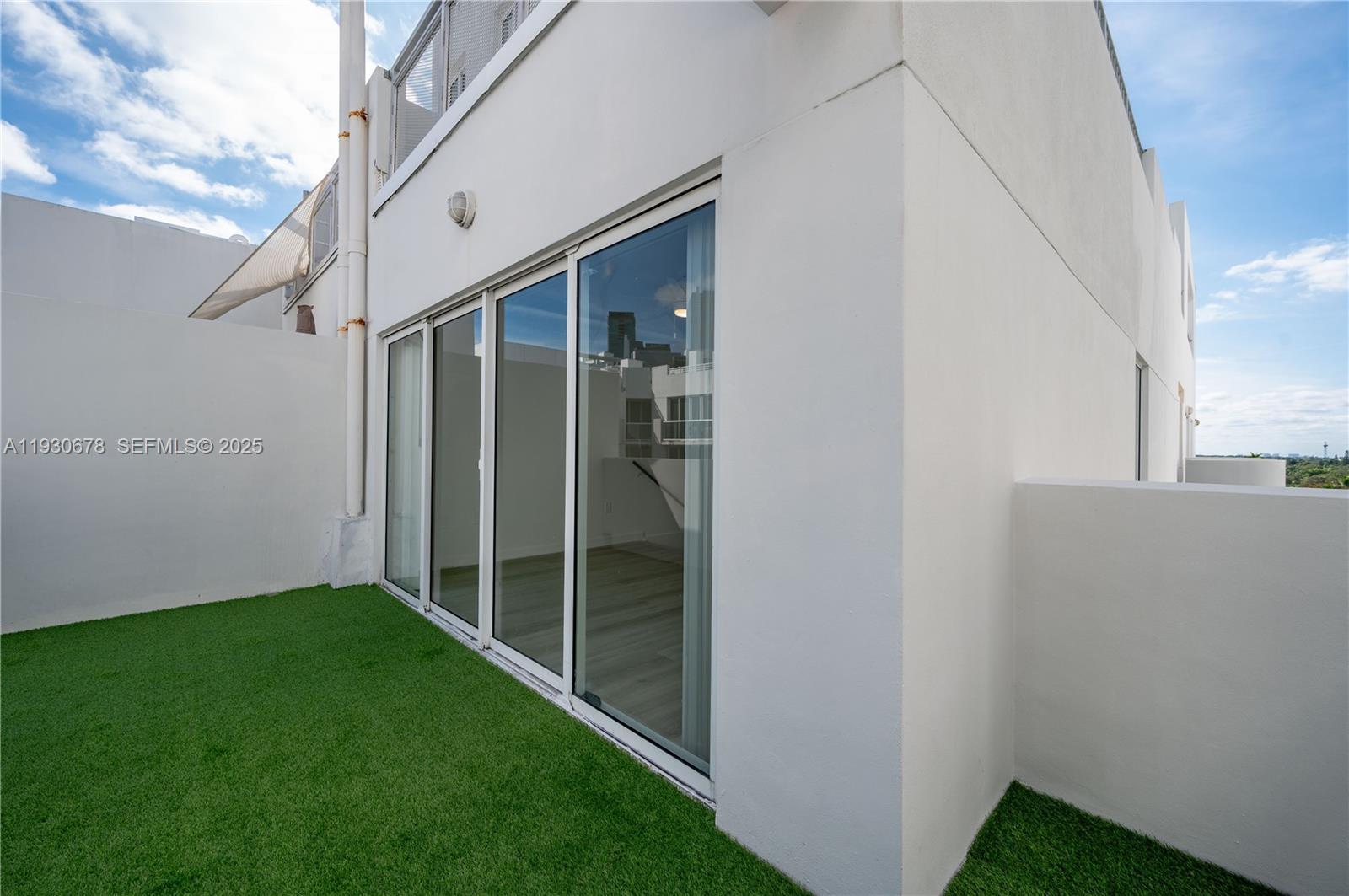 Building Photo - 1712 SW 2nd Ave