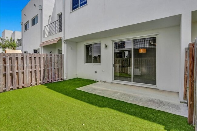 Building Photo - 10271 NW 72nd St