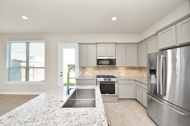 Building Photo - 1635 Ryon Falls Dr