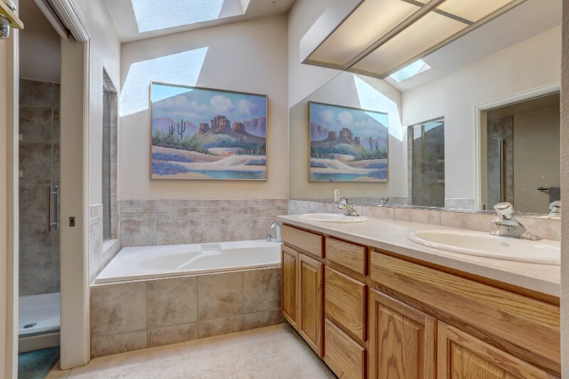 Building Photo - 2685 S Dayton Way