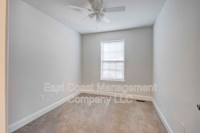Building Photo - 137 Winters Ln