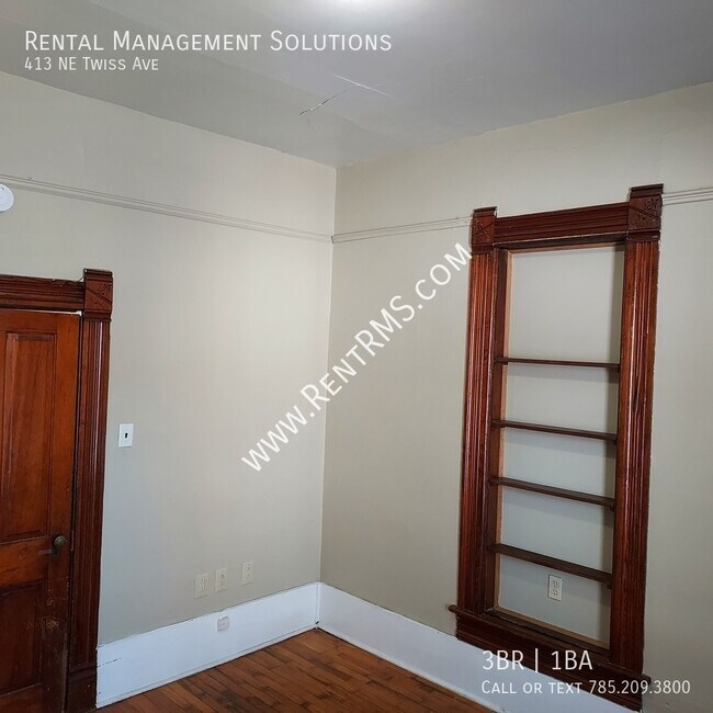 Building Photo - 413 NE Twiss Ave