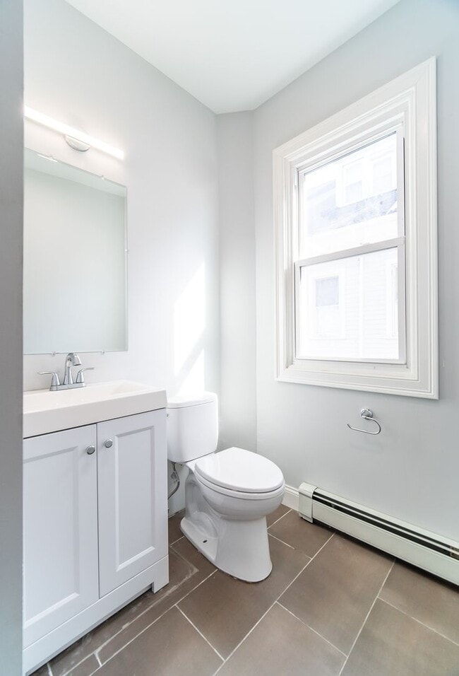 Building Photo - 83 Division St