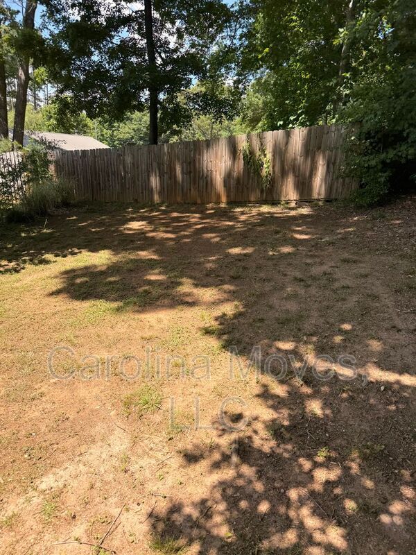 Building Photo - 102 Woodhaven Ct