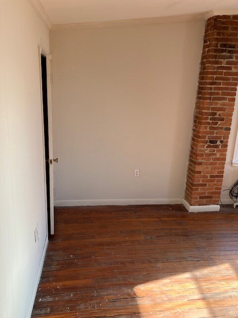 Building Photo - 414 George St