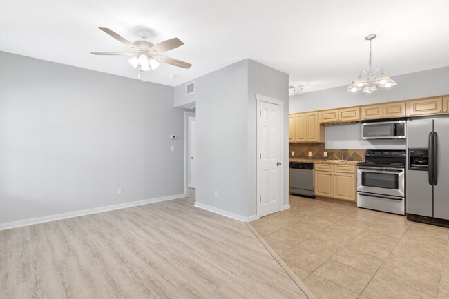 Building Photo - 2106 Cullen Ave