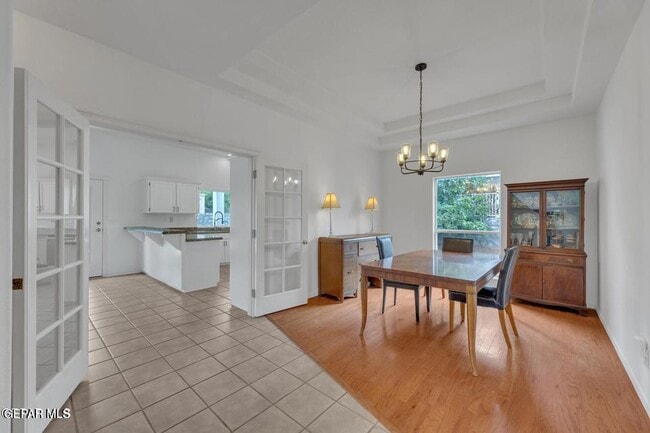 Building Photo - 1121 Regal Ridge Dr