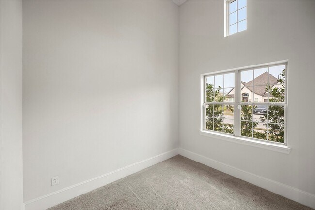 Building Photo - 21215 Central Vly Ln