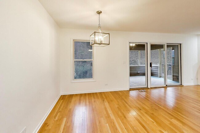 Building Photo - 325 N Water St