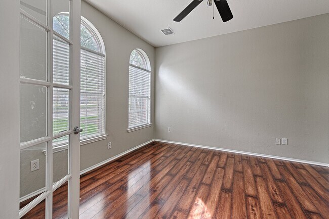 Building Photo - 2804 Hudson Crossing