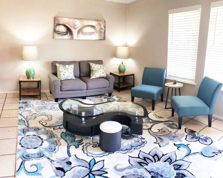 Building Photo - 3901 S Garnett Rd