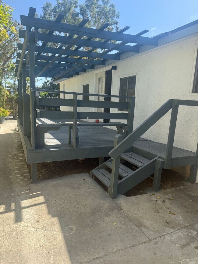 Building Photo - Cute Home Calling