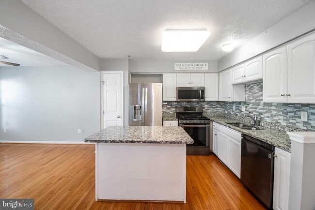 Building Photo - 5224 Leavers Ct