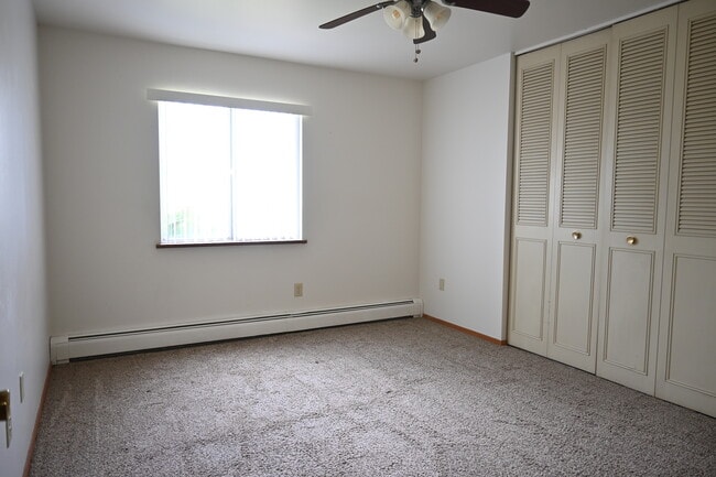 Building Photo - Fox River Commons