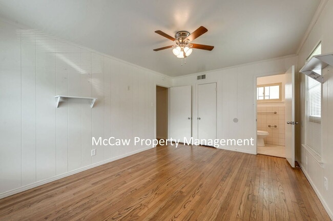 Building Photo - 2149 Utica Dr