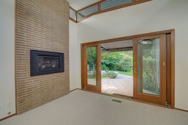 Building Photo - 4Bd/1.75Ba Seattle House