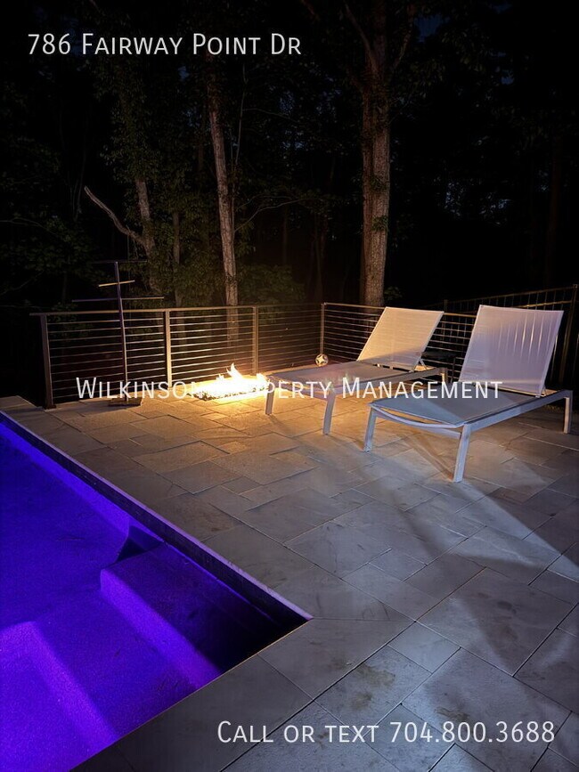 Building Photo - 786 Fairway Point Dr