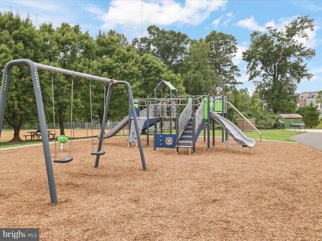 Building Photo - 10755 Fairgrounds Dr