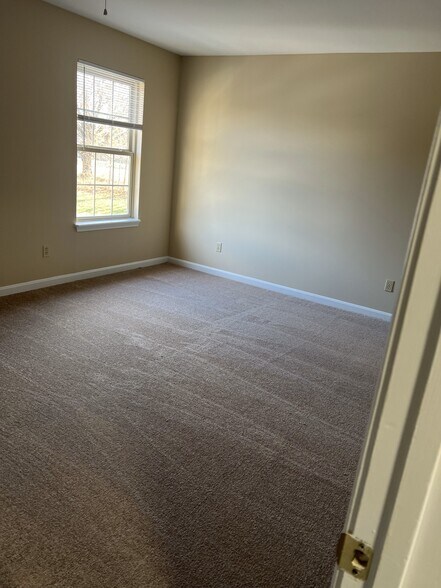 Building Photo - 2057 Leland Dr