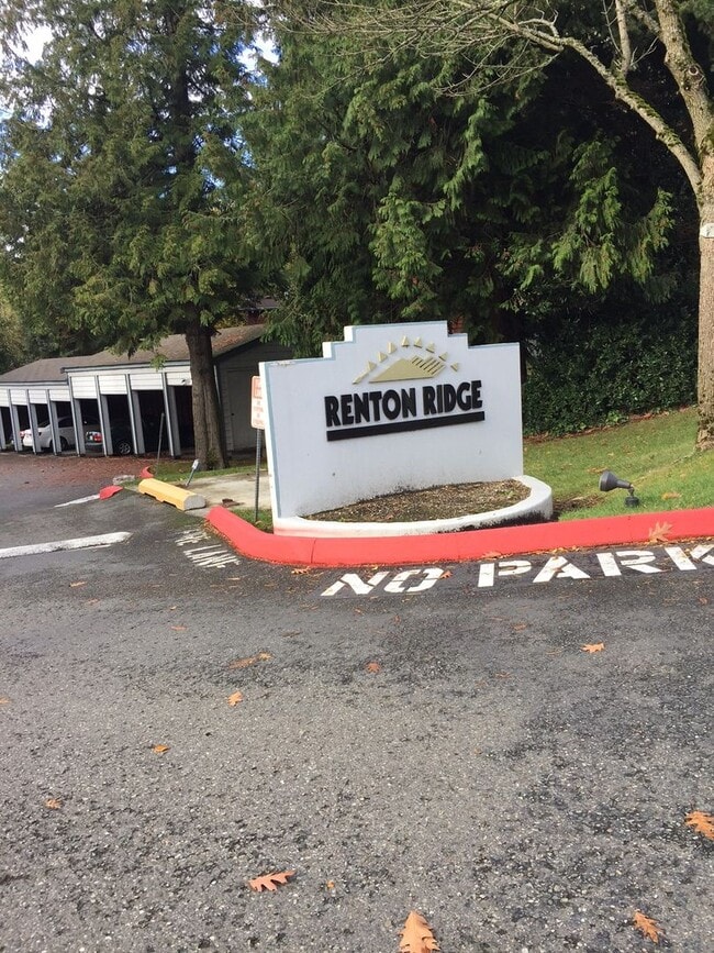 Building Photo - 2 Bed 1 Bath Condo Renton Highlands