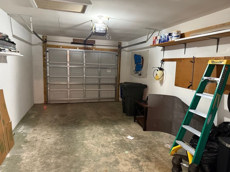 Building Photo - 8513 Dominican Ct