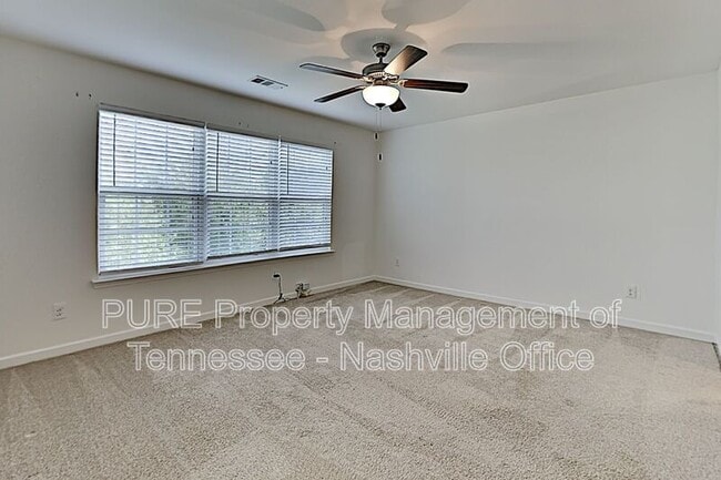 Building Photo - 100 Cobblestone Pl Dr