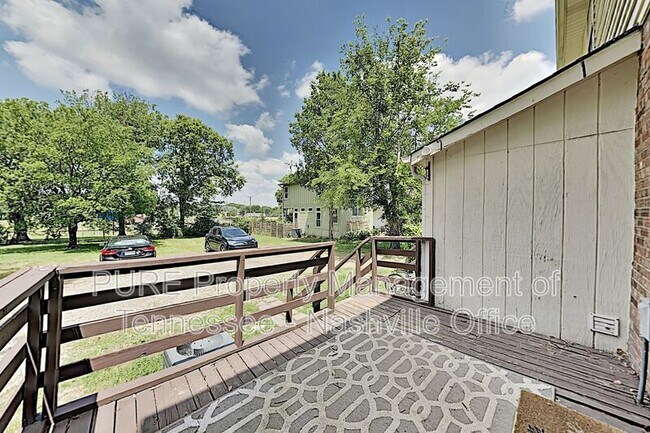 Building Photo - 613 Eastboro Dr