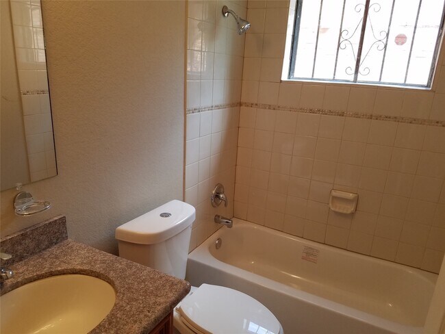 Building Photo - 5530 Melanite Ave