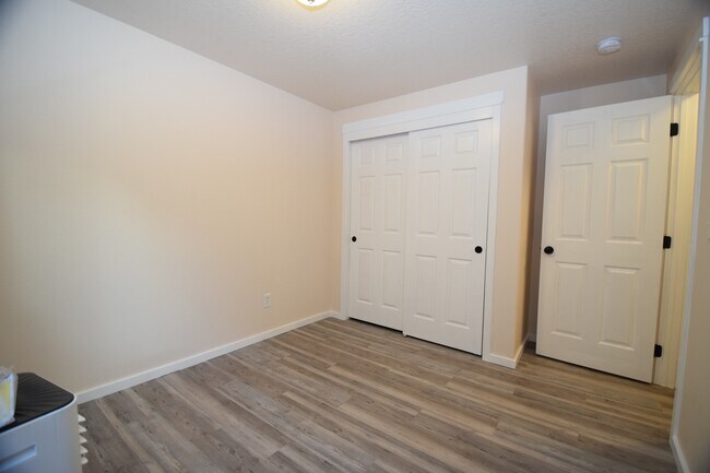 Building Photo - 18528 SW Mcclarey Dr