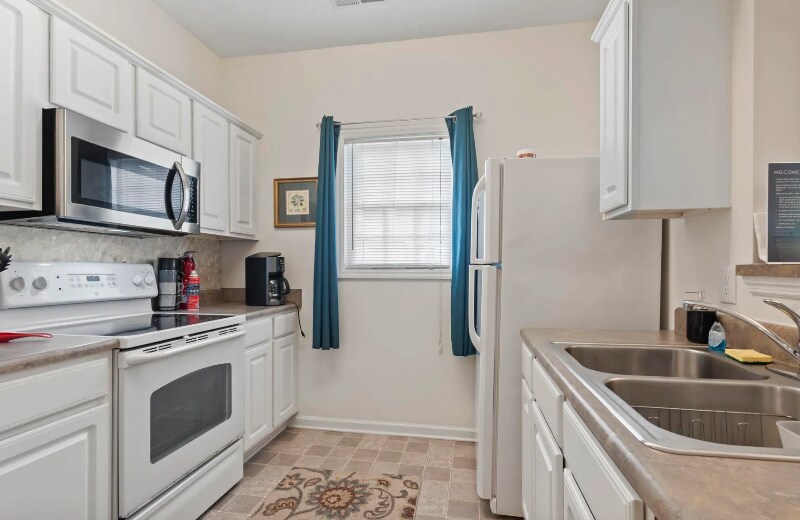 Building Photo - 2090 Cross Gate Blvd