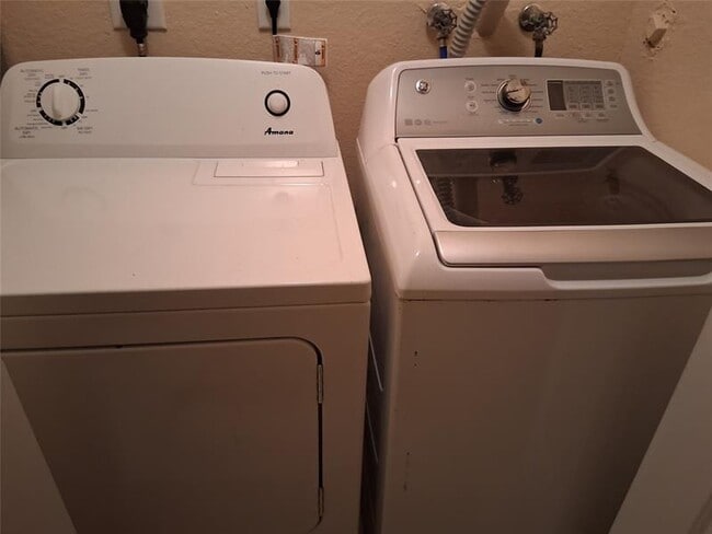 Building Photo - 1425 SE 24th Ct