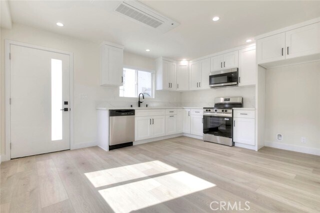 Building Photo - 1070 Allen Ave