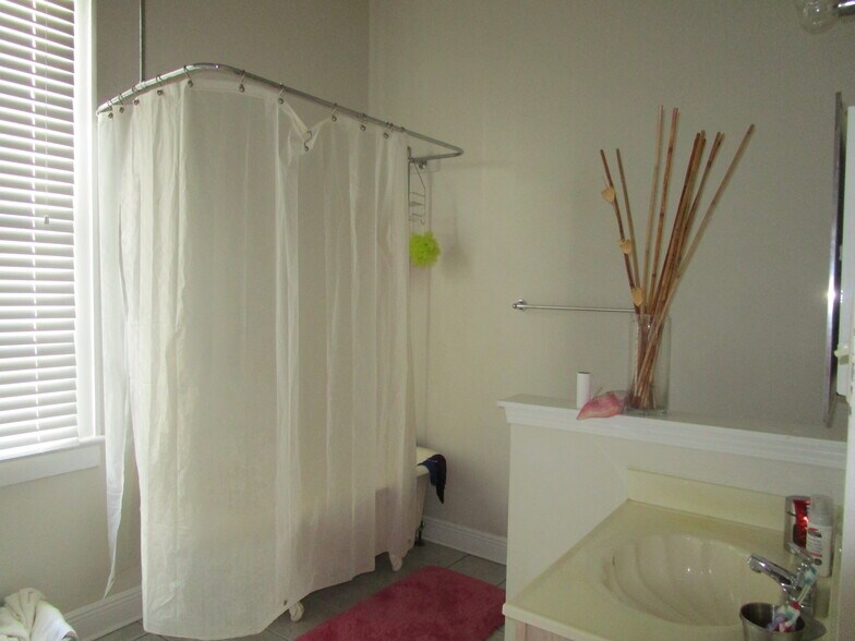 Bathroom - 323 Elmira Ave