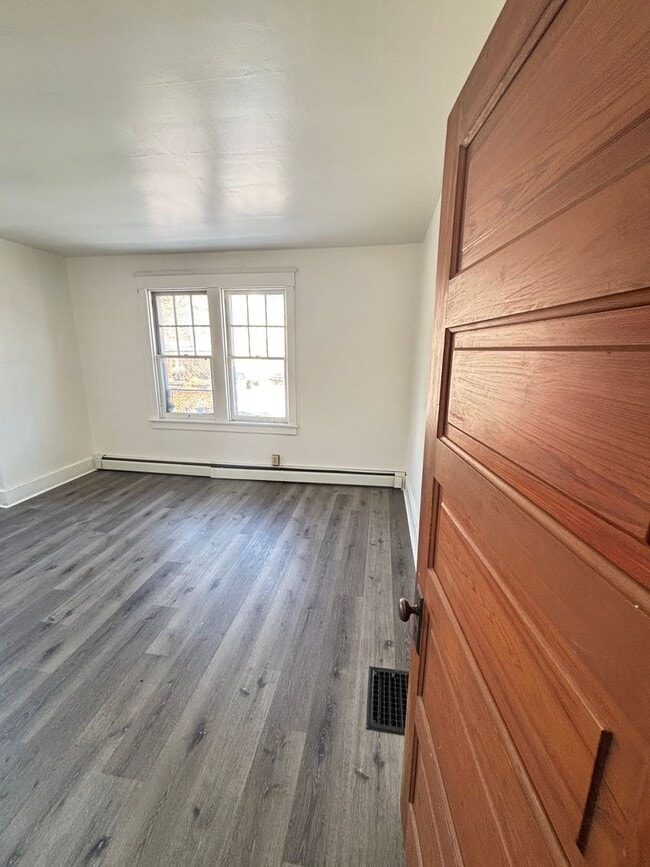 Building Photo - Charming Craftsman-Style Split Home – 3 Bedrooms, 1 Bath