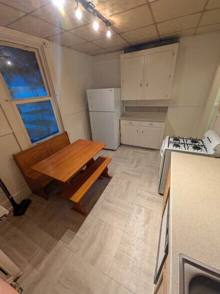 Building Photo - 341 Linden Ave