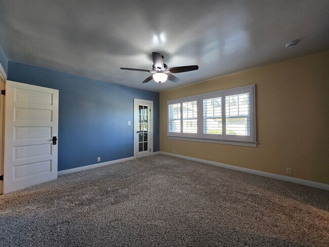 Building Photo - Updated Wood Streets home for Rent