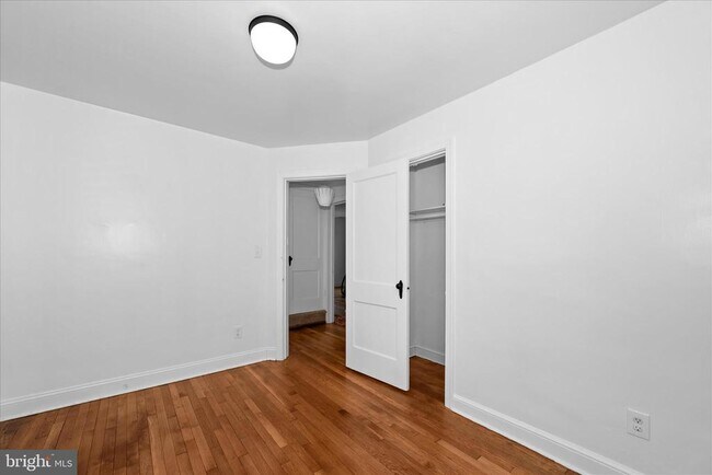 Building Photo - 801 Cox Ave