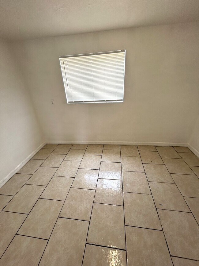 Building Photo - Charming 3-Bedroom Rental in Tavares!