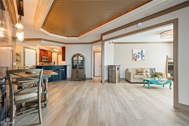 Building Photo - 2825 Palm Beach Blvd