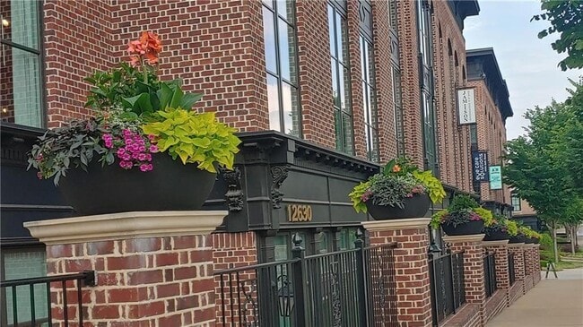 Building Photo - 888 Mayfield Rd