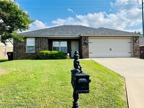 Building Photo - 8214 Huntington Way