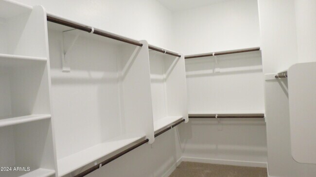 Building Photo - 7710 W Jackrabbit Ln