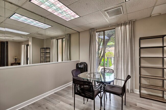 Building Photo - Modern Luxury Condo in Middleborough – Rec...