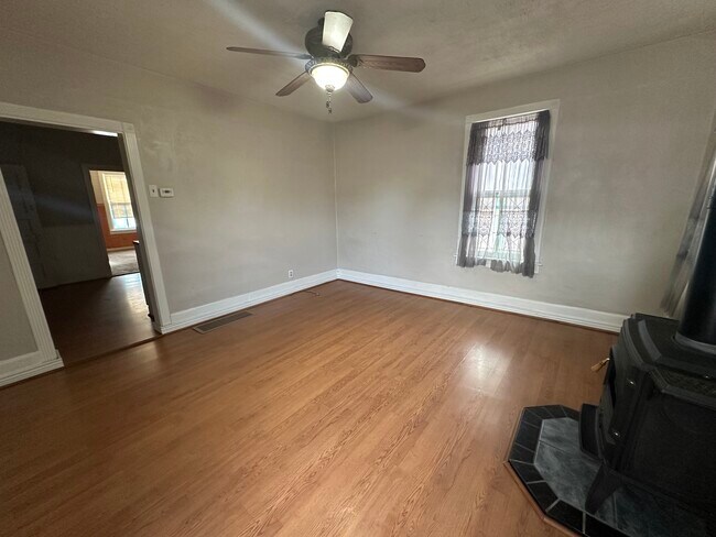 Living room - 202 E Buffalo St