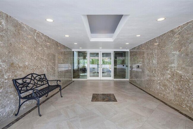 Building Photo - 1370 S Ocean Blvd