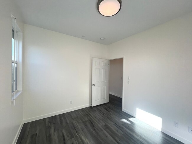 Building Photo - Single-story 1326 sq ft, townhome built in 2019 w/3 bed, 2 bath & spacious attached 2-car garage ...