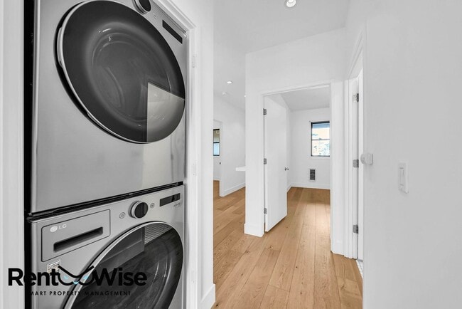 Building Photo - 1776 Sacramento St