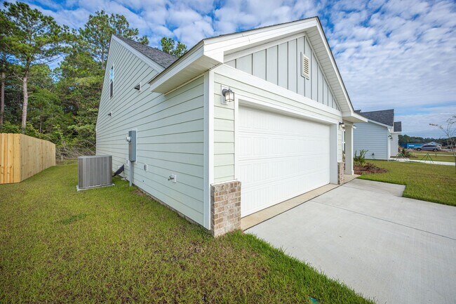Building Photo - 3711 Olivia Dr